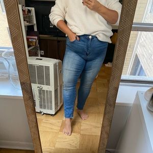 AMERICAN EAGLE HIGH RISE JEGGING SIZE 18